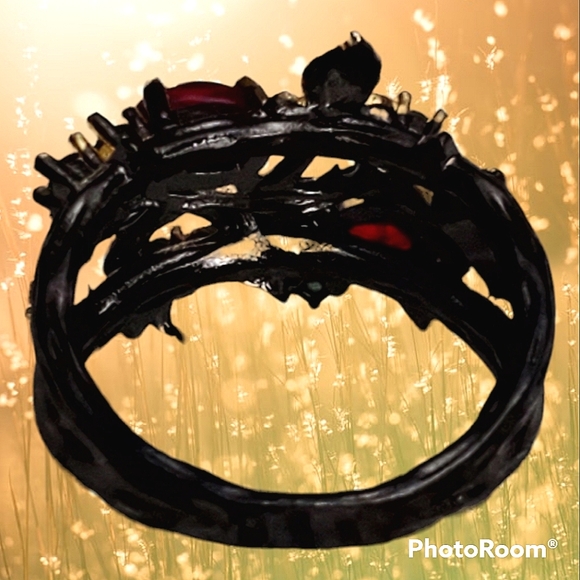 Beautiful black gold ✨️ twig band & gold leaf zircon ring size 7. - Picture 5 of 7